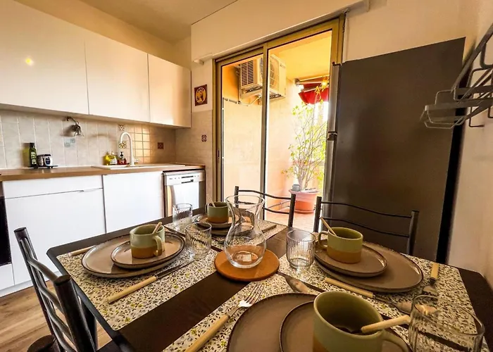 Carla - Vue Clim Wifi Parking - By Tgb Ajaccio (Corsica)