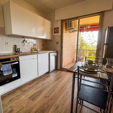 Carla - Vue Clim Wifi Parking - By Tgb * Ajaccio (Corsica)